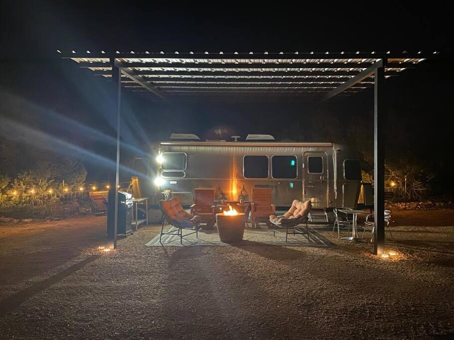 Airstream Alfresco Hotel Fredericksburg Exterior foto